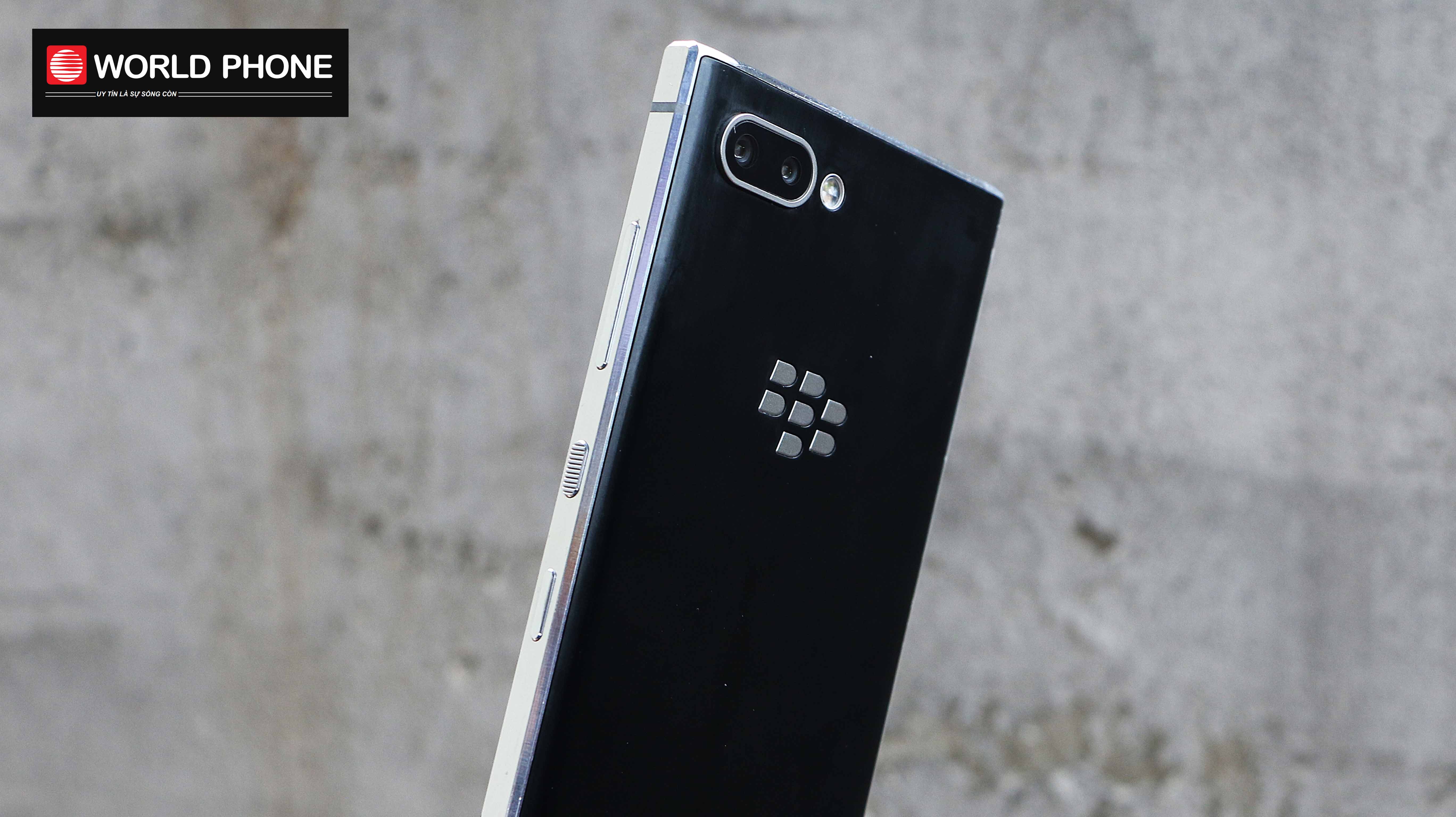 Cụm camera kép 2 cảm biến tự động lấy nét và xóa phông ấn tượng