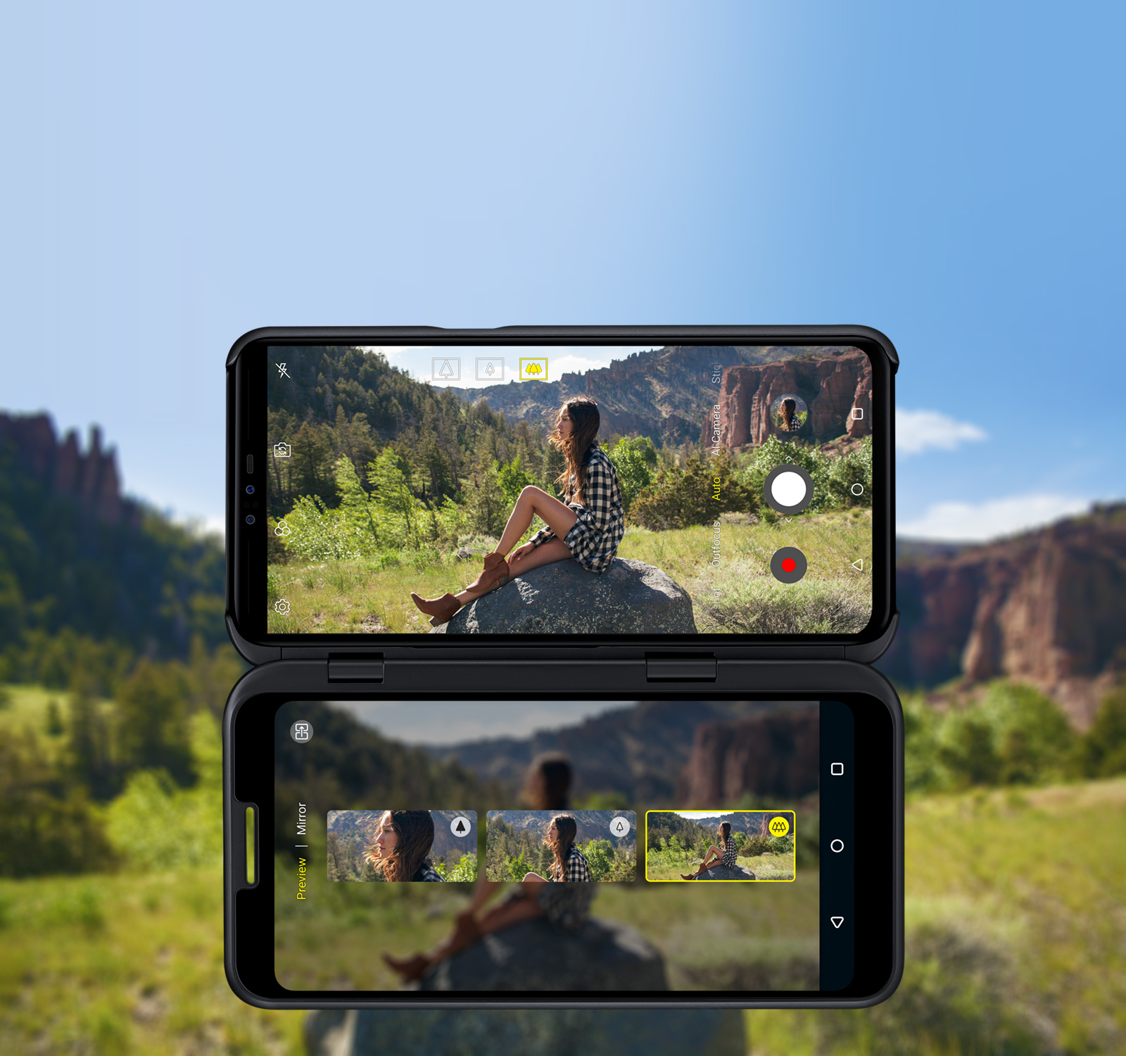 Camera được trang bị cụm ba ống kính khủng cùng các chế độ quay chụp xóa phông độc đáo