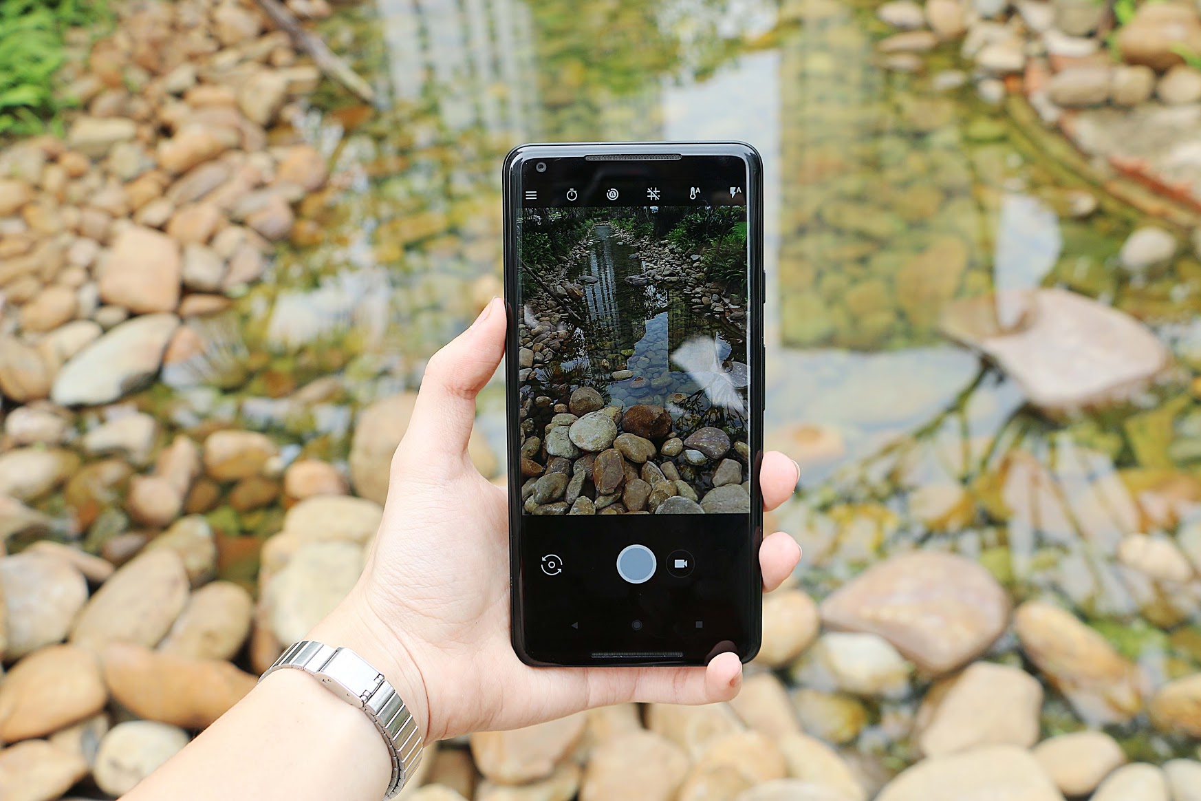 Màn hình lớn và hiển thị sắc nét cho những trải nghiệm giải trí ưng ý vô cùng