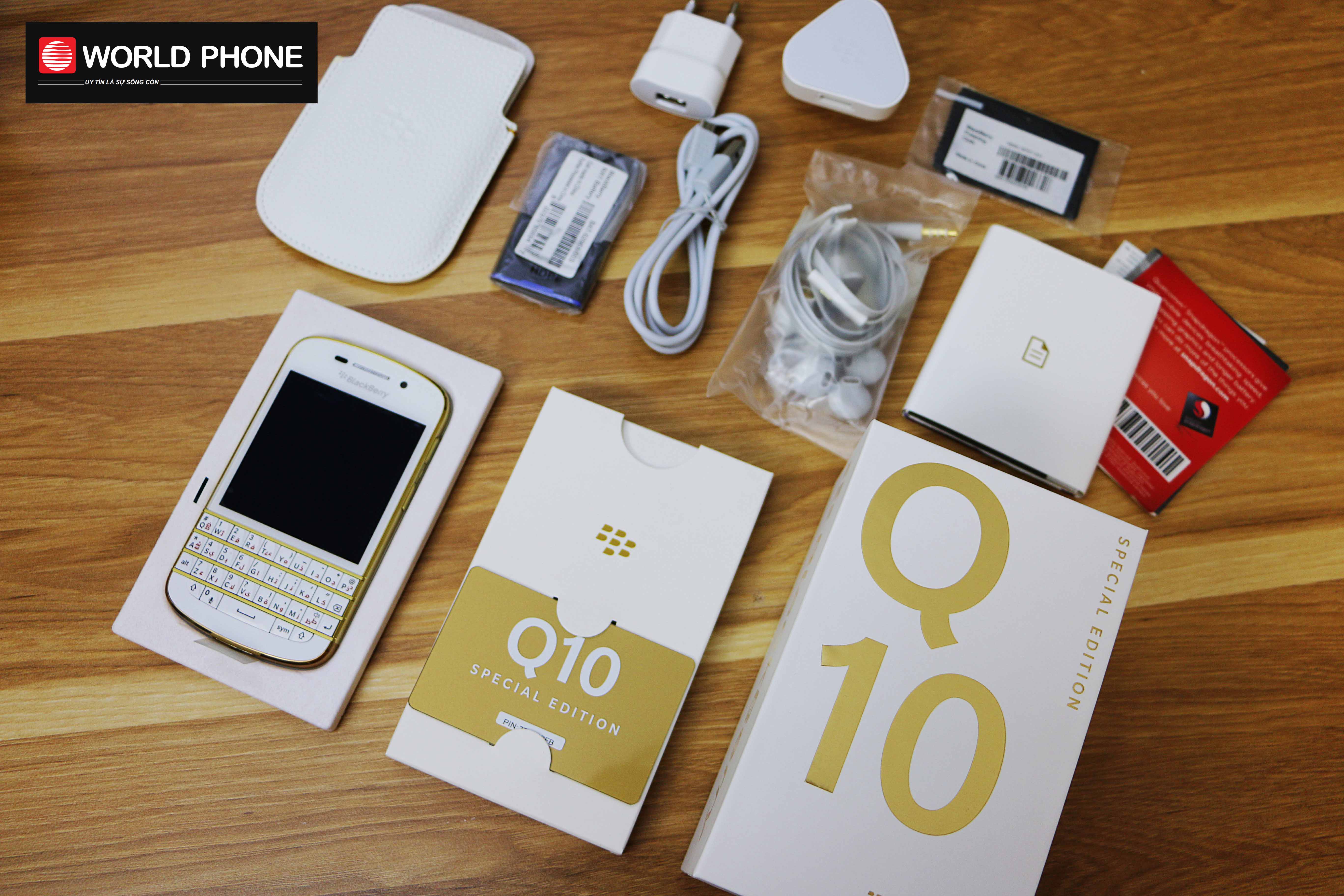 BlackBerry Q10 Gold Special Edition New Fullbox PIN 777