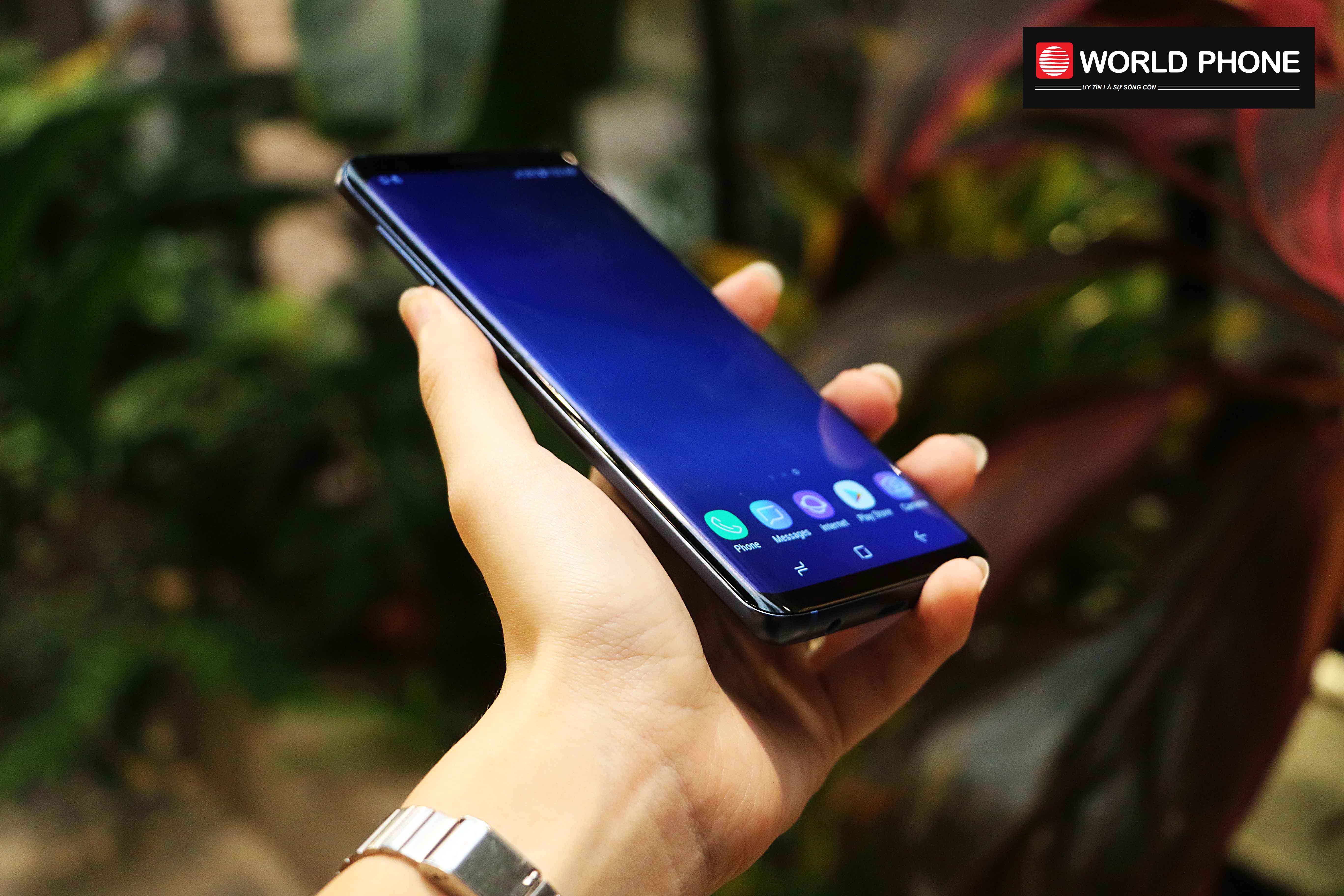 Màn hình của Samsung S9 "ngợp" mắt nhìn với kích thước 5.8 inches