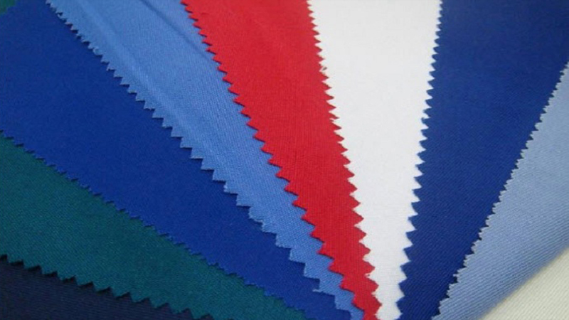 Sử dụng vải microfiber chuyên dụng để lau máy tránh trầy xước