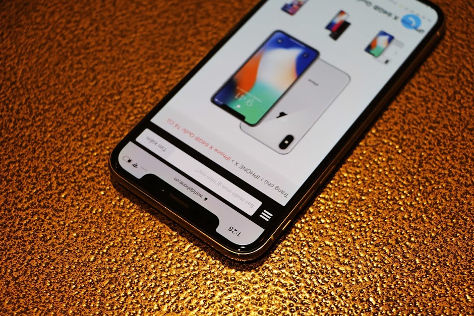 Tích hợp Face ID sử dụng máy ảnh TrueDepth và máy học tập cho một giải pháp xác thực an toàn