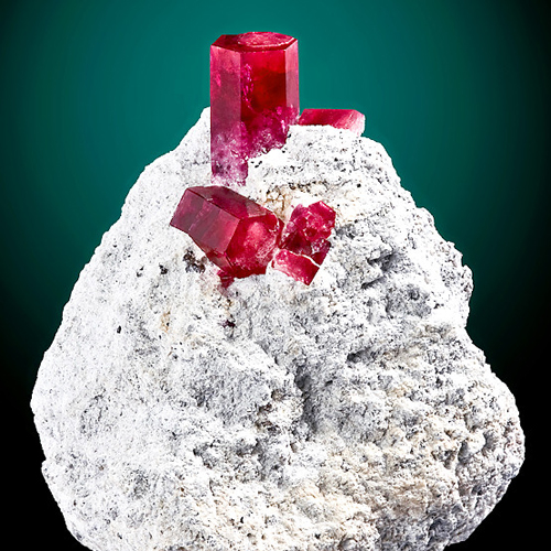 những viên đá quý hiếm nhất thế giới