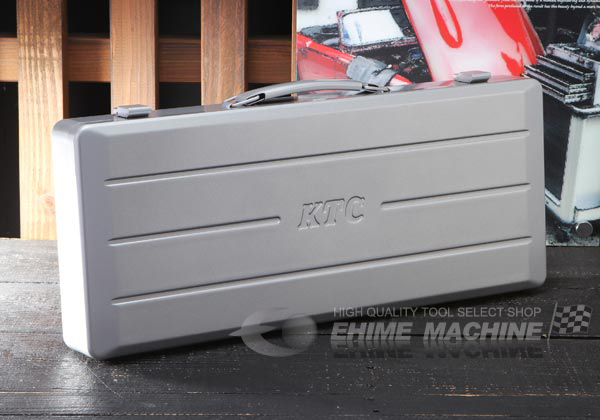 Hộp đựng bộ tuýp với 13 tuýp 6 cạnh, KTC TB413 loại 1/2 inch,