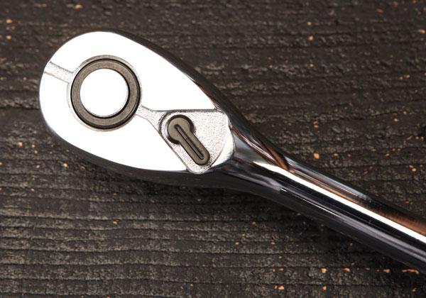 Cờ lê cân lực điện tử với đầu nối khẩu 1/2 inch, KTC GEK135-R4,