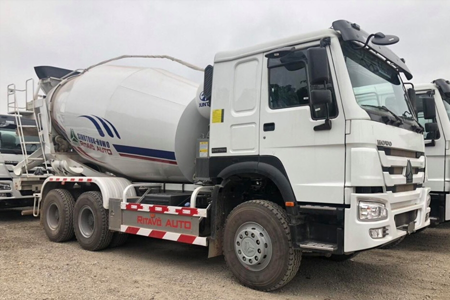 Xe bồn trộn bê tông Howo 10m3