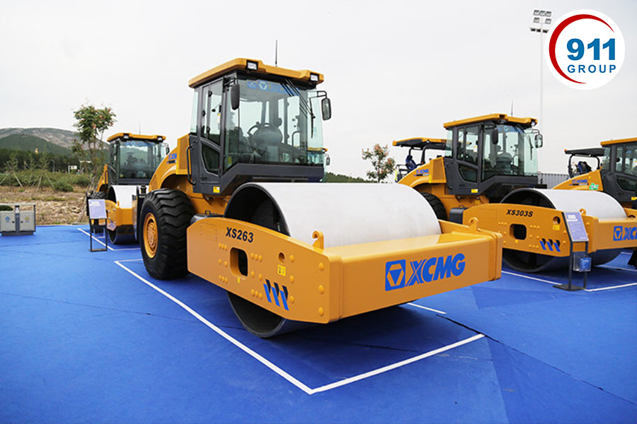 Xe lu bánh thép 25 tấn XCMG