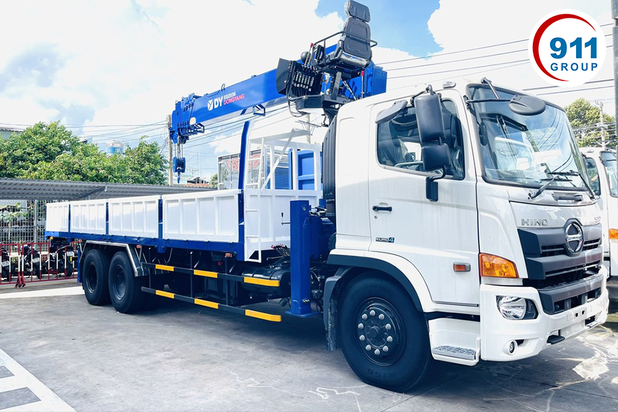 Xe tải gắn cẩu