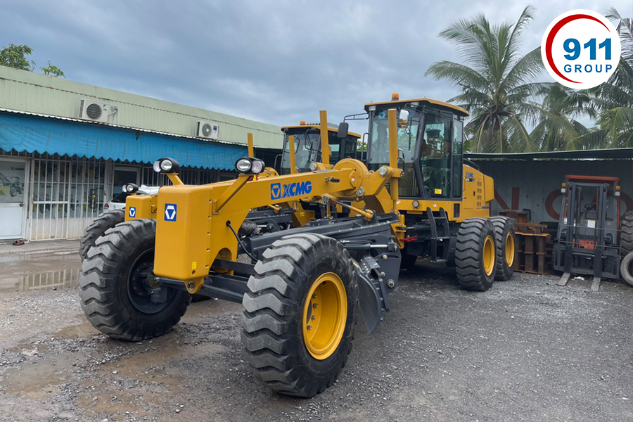 Máy san gạt XCMG GR1003