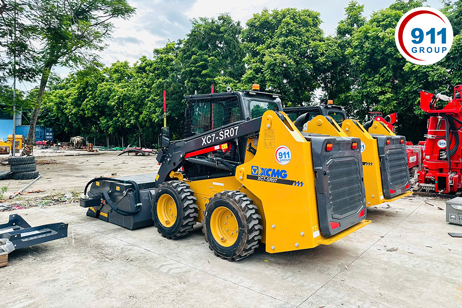 Máy Xúc Lật Đa Năng tại 911 Group