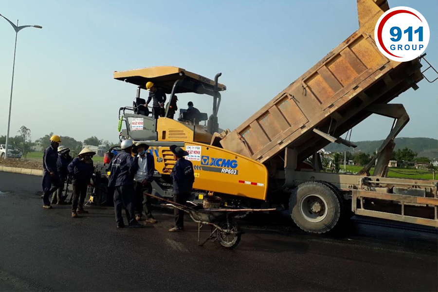 Máy rải nhựa đường Trung Quốc