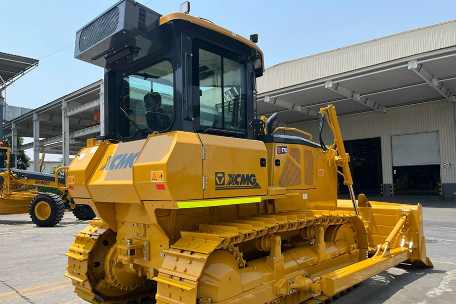 Máy ủi XCMG