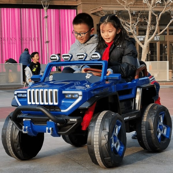 Mẫu xe ô tô điện trẻ em được yêu thích sử dụng