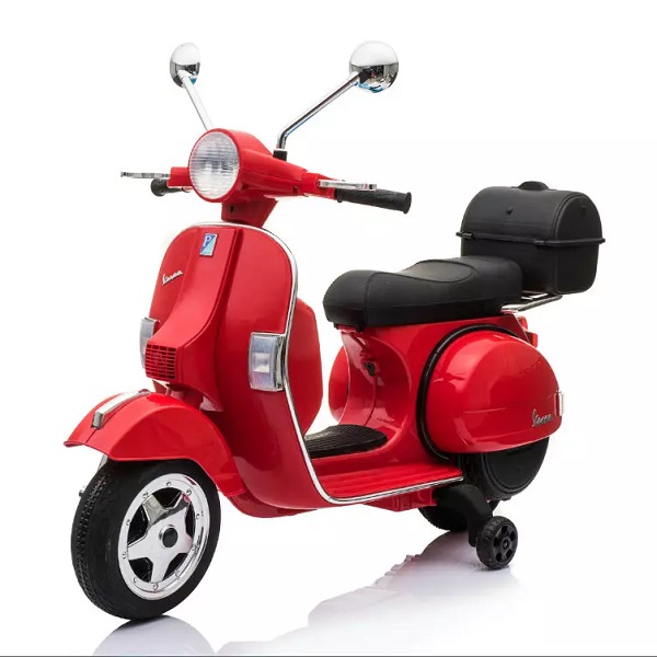 Mẫu xe máy điện có gắn thêm bánh phụ chắc chắn