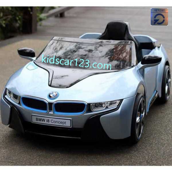 Xe hơi điện cho bé - BMW i8 xanh ngọc