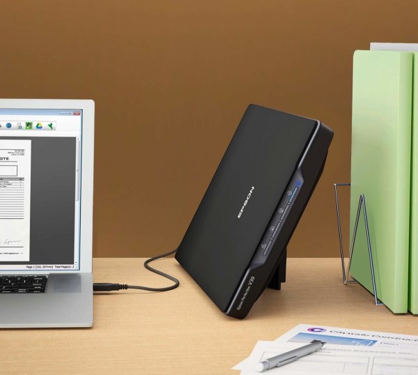 Máy scan có công dụng sao chép văn bản, hình ảnh từ bản giấy thành các file mềm