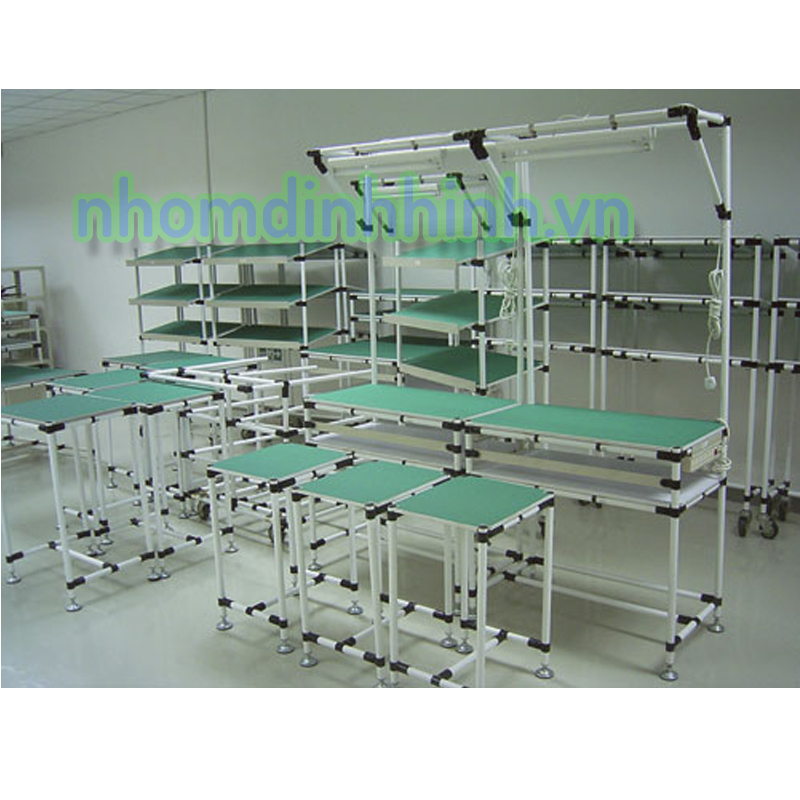 Bàn thao tác ống thép bọc nhựa