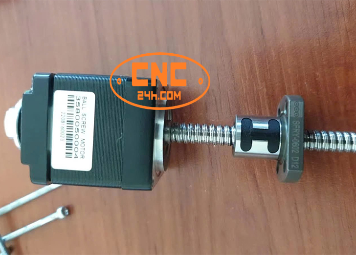 Bộ động cơ và vitme trong đầu cắt laser