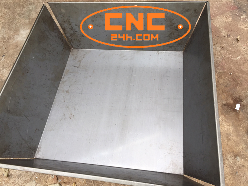 máy chấn tôn thủy lực gia công cơ khí