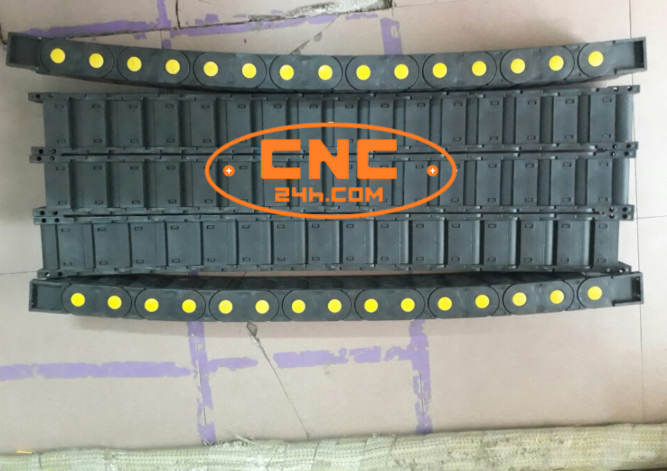 xích nhựa dẫn dây kín