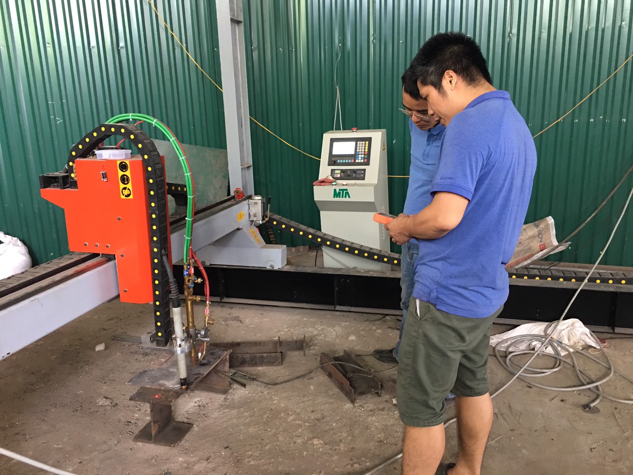 máy cắt cnc sắt