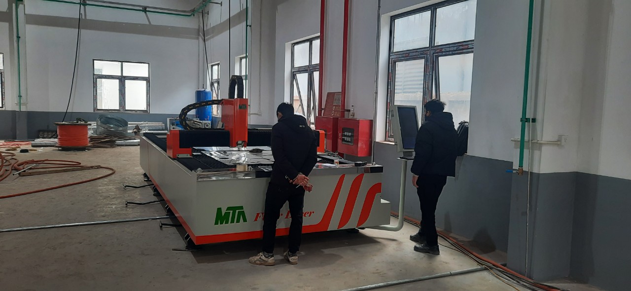 máy cắt laser 1,5kw