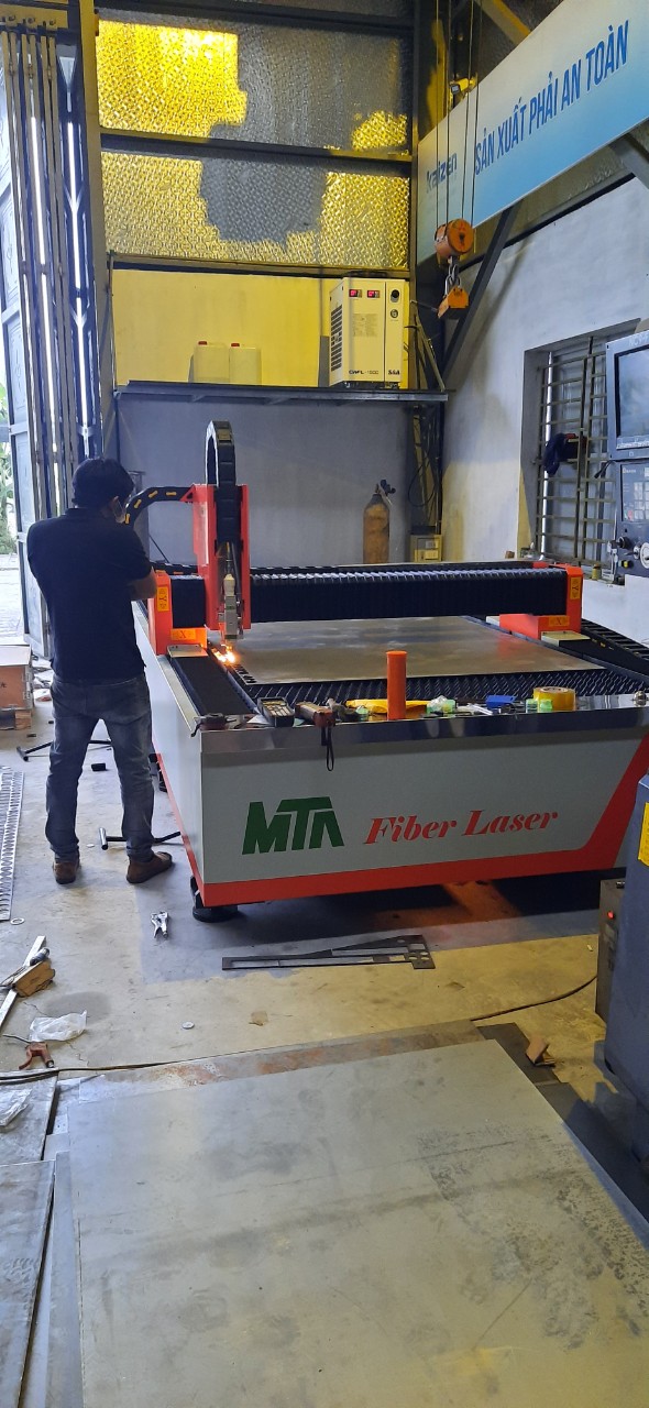 máy cắt laser fiber