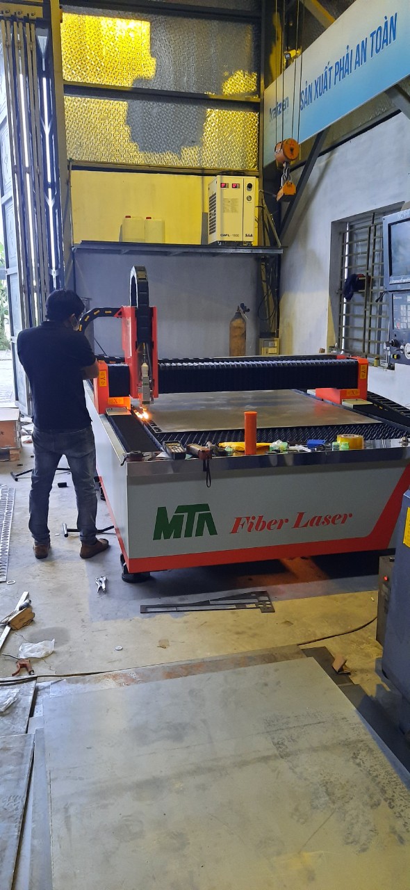 máy cắt laser fiber 