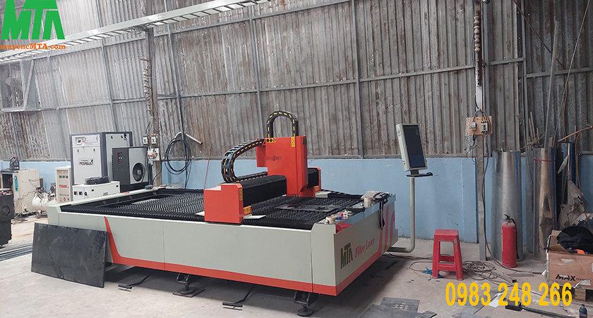 máy cắt laser fiber