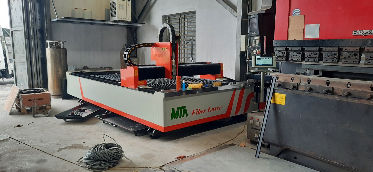 máy cắt laser fiber 