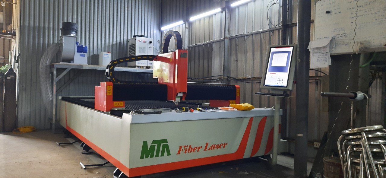máy cắt laser fiber