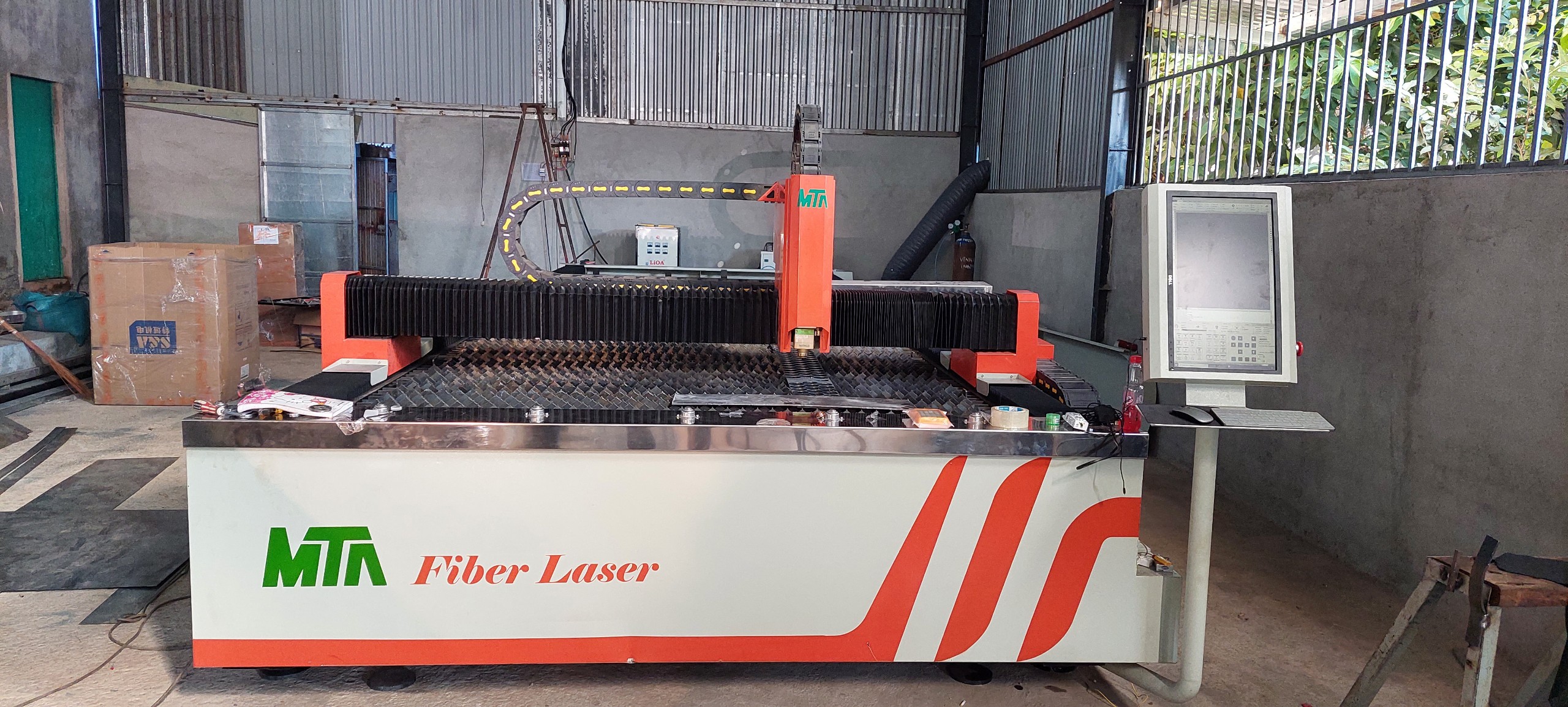 máy cắt laser fiber