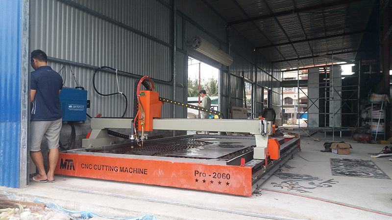 MÁY CẮT PLASMA CNC