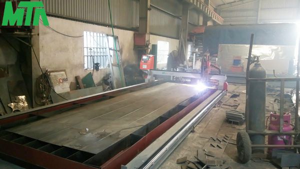 máy cắt plasma cnc hiện đại