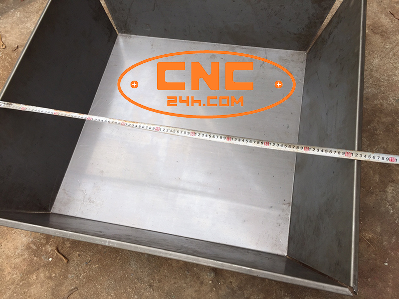 máy chấn tôn gia công cơ khí