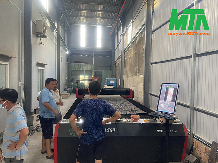 máy cắt CNC Laser