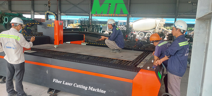 Máy laser cắt kim loại