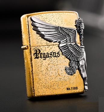 Zippo Pegasas mạ vàng