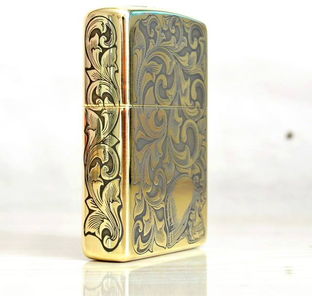 zippo cô gái hoa văn vỏ dày