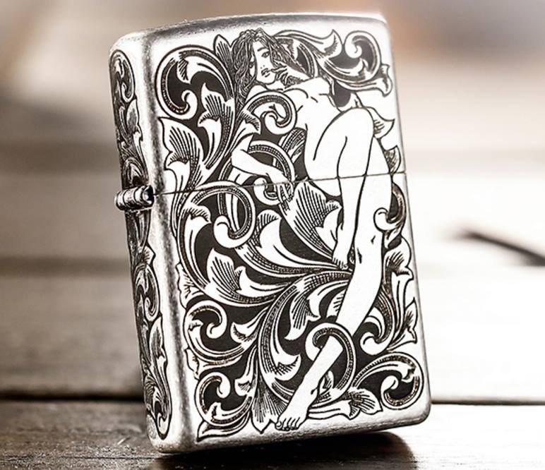 Zippo bạc cô gái hoa văn dòng 