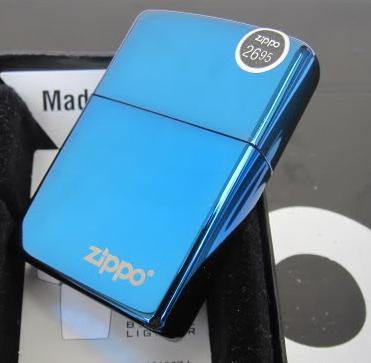 zippo xanh bien