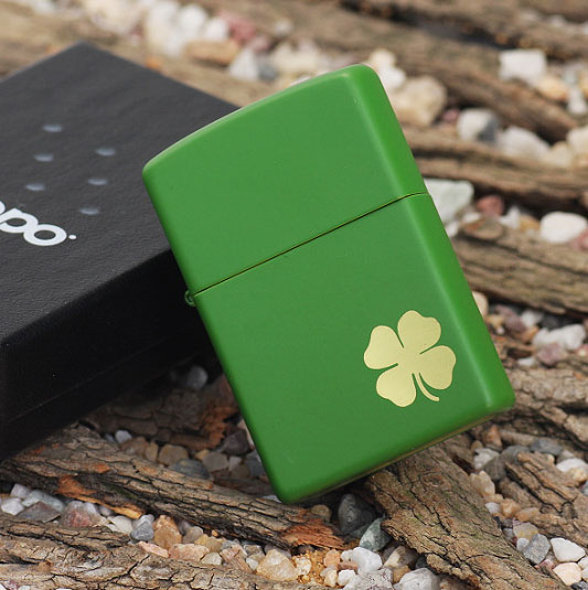 zippo xanh la linh