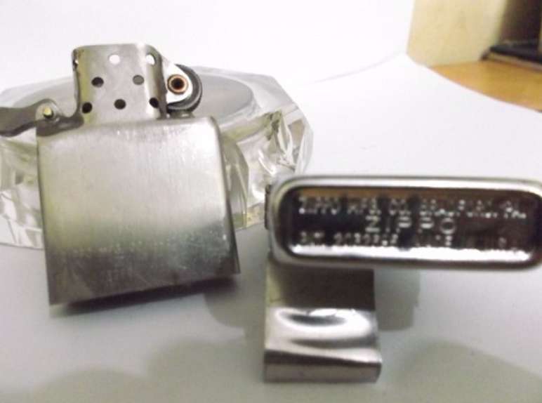 Thiết kế lỏng giữa phần vỏ và ruột zippo