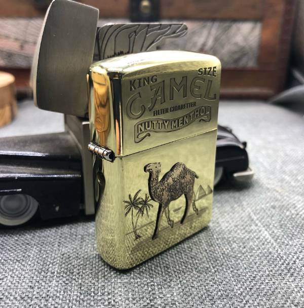 zippo camel đắp nổi đồng thau