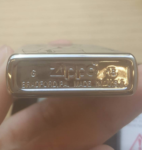 đáy zippo cô gái giá rẻ