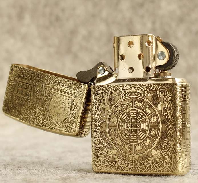 hộp quẹt zippo 12 con giáp