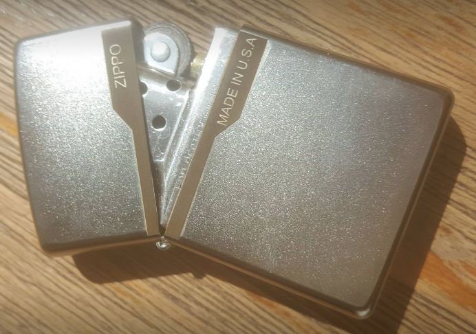 zippo lằn