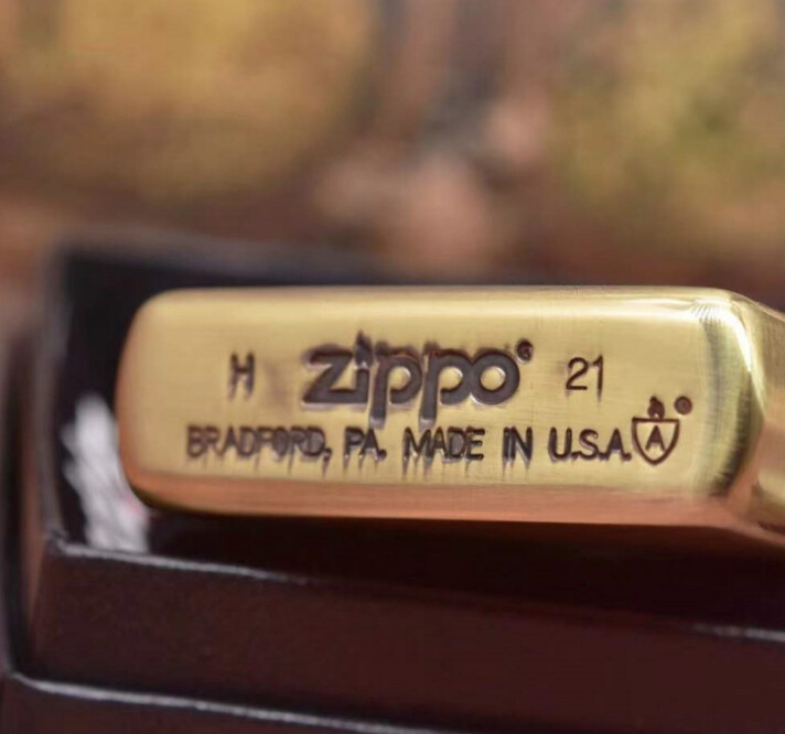 đáy zippo