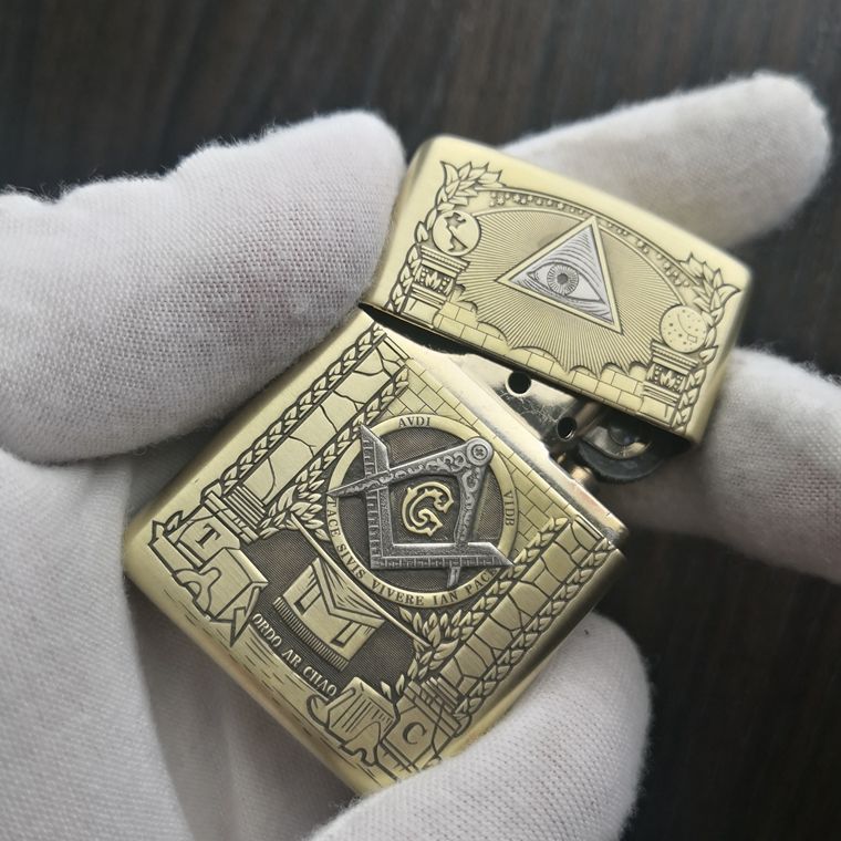 Zippo ORDO AB CHAO giới hạn